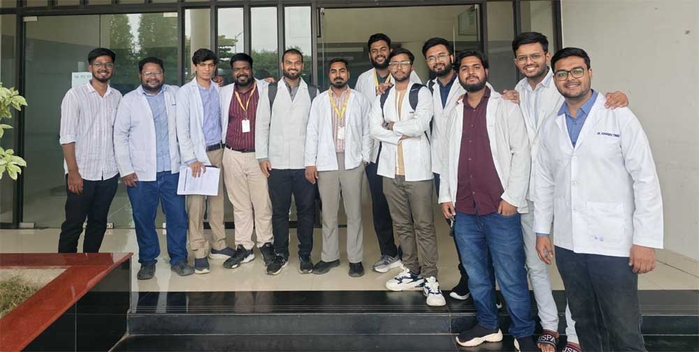 इंटर्न्स की समस्याओं पर चिकित्सा शिक्षा विभाग की बैठक, स्टाइपेंड बढ़ाने की माँग पर विचार का आश्वासन 1 iT 01