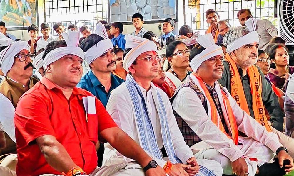 ग्रामीणों ने उत्साह से सुना प्रधानमंत्री का संदेश, मंत्री, सांसद और विधायक भी रहे मौजूद 1 mAN 088