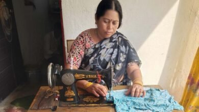 पति के निधन के बाद संभाल रही दो बच्चों की जिम्मेदारी 2 silai 2