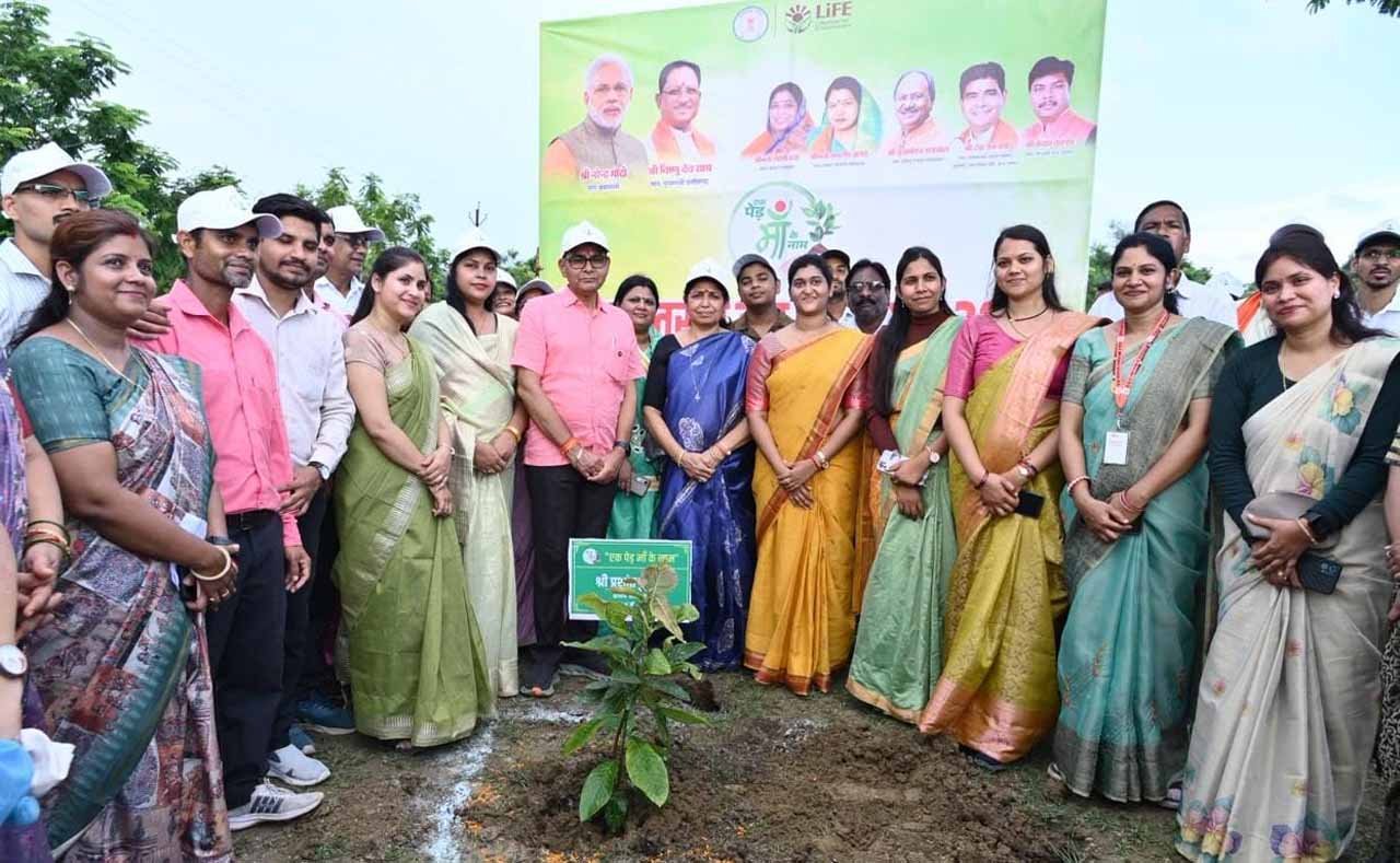 विद्यार्थियों ने चित्रकला और रंगोली से दिया हरियाली का संदेश, उत्कृष्ट वनसाथी भी हुए सम्मानित 1 tank ram1 1