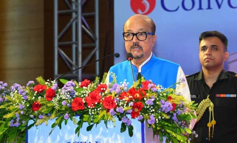 ‘डिजिटल एडिक्शन सबसे खतरनाक नशा’, ICFAI विश्वविद्यालय के दीक्षांत समारोह में राज्यपाल डेका ने किया आगाह 4 12A 213