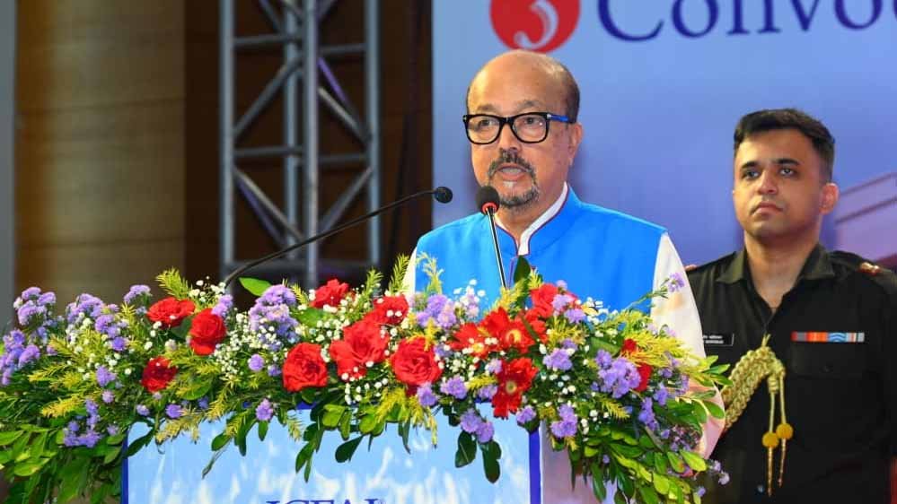 ‘डिजिटल एडिक्शन सबसे खतरनाक नशा’, ICFAI विश्वविद्यालय के दीक्षांत समारोह में राज्यपाल डेका ने किया आगाह 1 12A 213