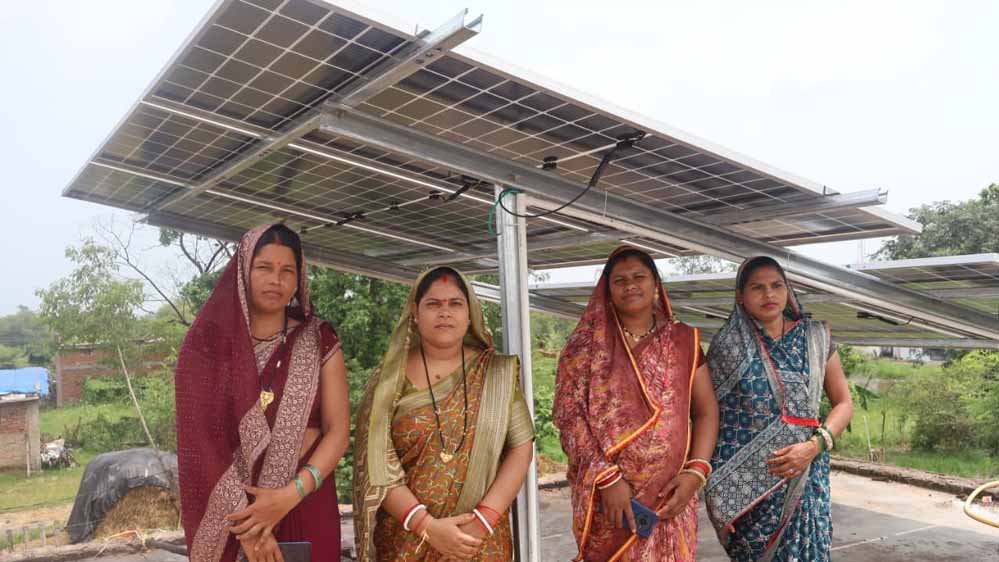 बिहान की सोलर दीदियों ने बढ़ाया आत्मनिर्भरता की ओर कदम 1 12A 219