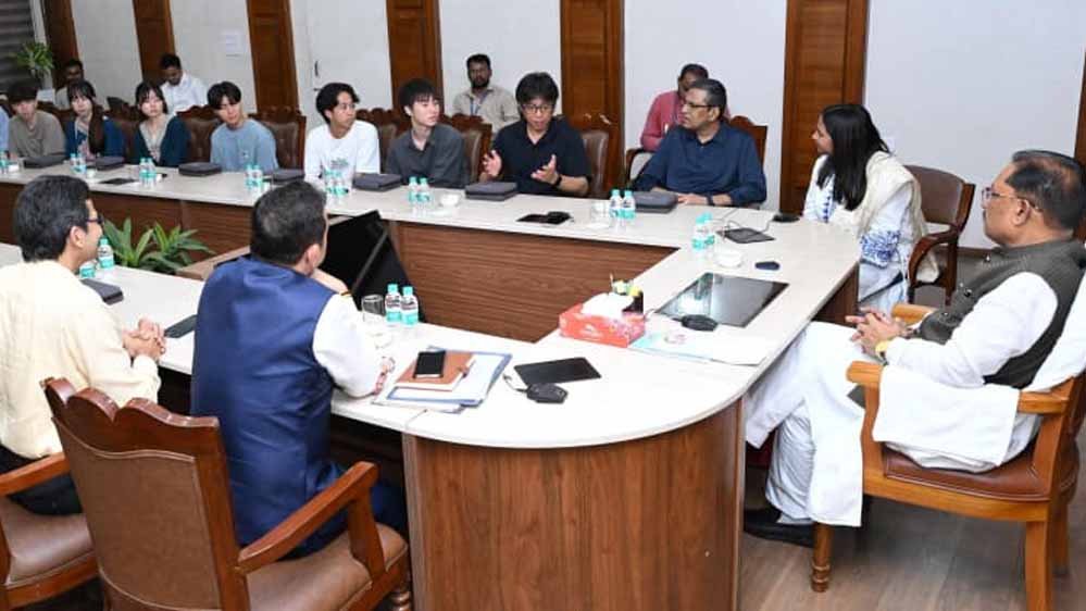 एहिमे यूनिवर्सिटी के 17 सदस्यीय छात्र प्रतिनिधिमंडल से मिले सीएम विष्णु देव साय, हुआ आत्मीय संवाद 1 14A 211