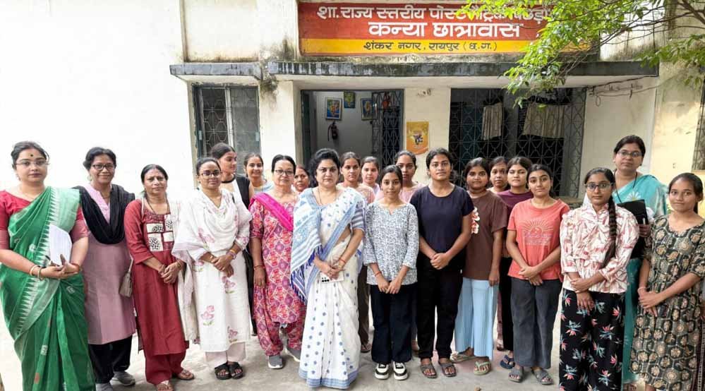 छात्रावास की व्यवस्थाओं का जायजा, महिला आयोग अध्यक्ष ने दिए समस्या समाधान के निर्देश 1 182 5