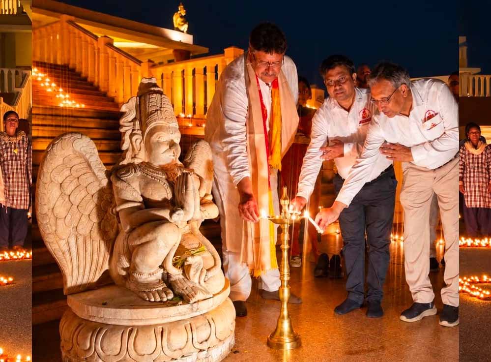 ‘आशीर्वाद का दीया’ कार्यक्रम में बच्चों और परिजनों ने PM मोदी के लिए मांगी लंबी उम्र 1 19A 9 1