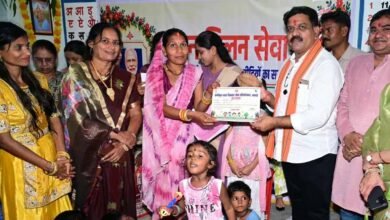 उप मुख्यमंत्री ने दर्रीपारा के आंगनबाड़ी केंद्र में ‘आंगन मिलन सेवा’ कार्यक्रम का किया शुभारंभ 3 25A 225