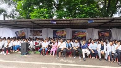 मानदेय बढ़ोतरी के बाद भी नहीं मानी हड़ताल, रायपुर में जूनियर डॉक्टरों की OPD ठप 2 28A 126 2