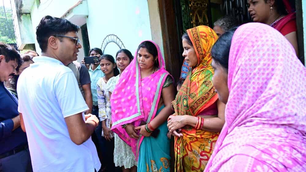मुश्किल वक्त में जनता के साथ खड़े ओपी चौधरी, बाढ़ प्रभावित इलाकों का किया दौरा 1 28A 198