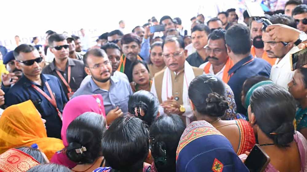 मुख्यमंत्री ने कहा - प्रत्येक प्रभावित परिवार तक शीघ्र पहुंचे सहायता, राहत और पुनर्वास में नहीं हो कोई कमी 1 28A 239