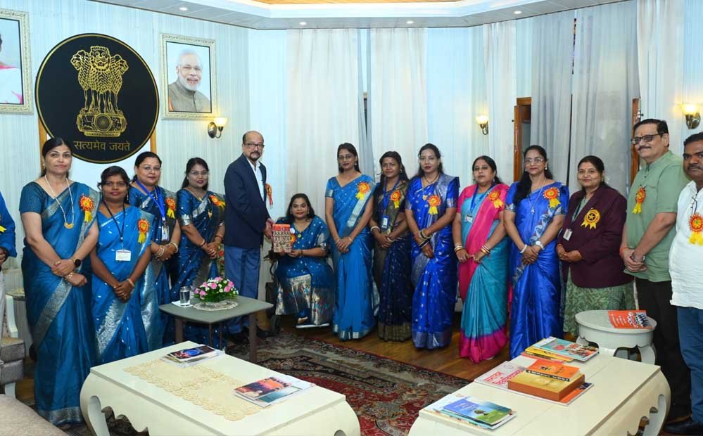 दृष्टिबाधित विद्यार्थियों की शिक्षा को लेकर राज्यपाल रमेन डेका का बड़ा संदेश, बोले- और प्रयास जरूरी 1 3A 199 1
