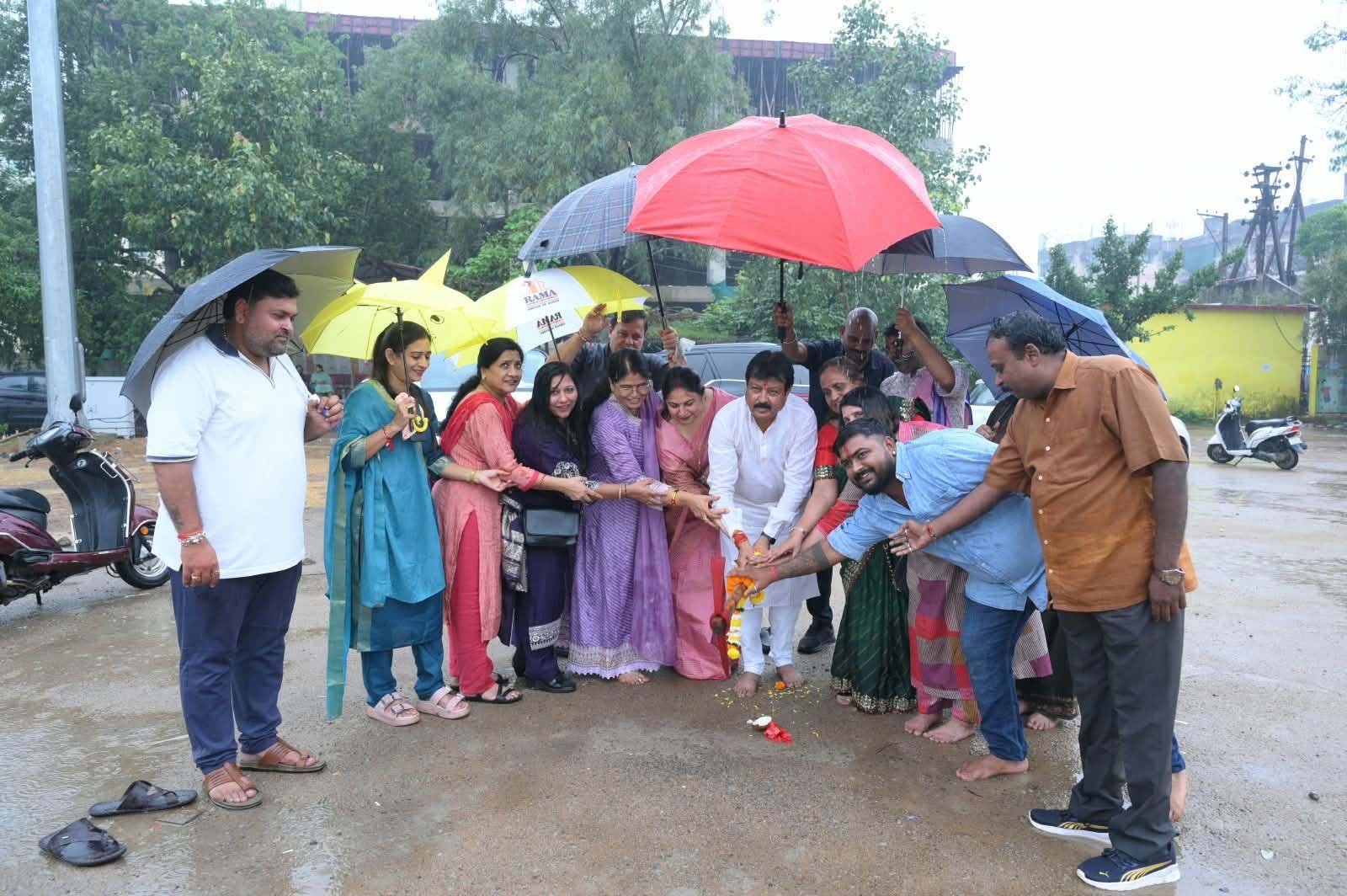 बीटीआई ग्राउंड में संकल्प नवरात्रि एवं रास गरबा उत्सव की तैयारियों का भूमिपूजन के साथ शुभारंभ 1 64 23