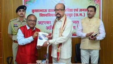 'पत्रकारिता में सत्य और जनहित सर्वोपरि', राज्यपाल डेका ने कुशाभाऊ ठाकरे विश्वविद्यालय में AI-मीडिया शोध केंद्र का किया उद्घाटन 4 7A 239