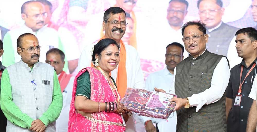 तीजा-पोरा तिहार में झलकी छत्तीसगढ़ की सांस्कृतिक विरासत, CM साय बोले- पारिवारिक मूल्यों का भी प्रतीक 1 7A 5