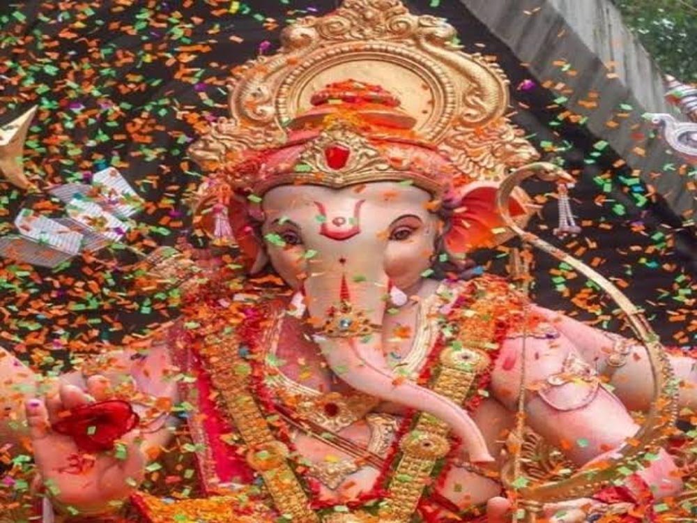 गणपति स्थापना का सुबह का मुहूर्त छूटा? दोपहर बाद इन 3 शुभ समय में घर लाएं बप्पा 1 8 11