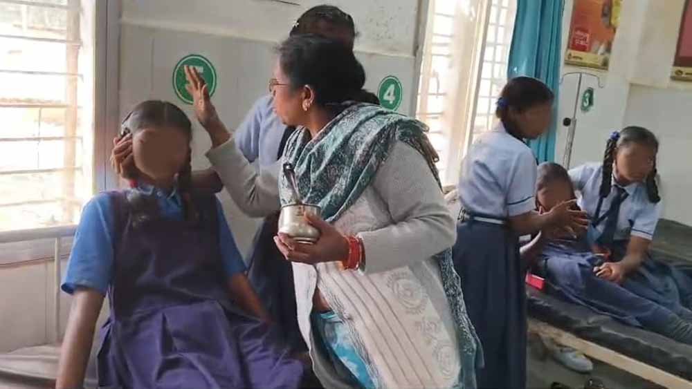पोटाकेबिन में बच्चों के बीमार पड़ने पर गिरी गाज, अधीक्षिका निलंबित 1 Chhattisgarh News 02 3