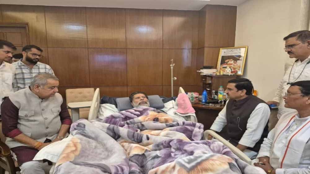 दिल्ली में किरण देव का हाल जानने पहुंचे तोखन साहू, स्वास्थ्य की ली जानकारी 1 Chhattisgarh News 06 2
