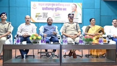 देश में रोजाना 61 करोड़ रुपये की हो रही साइबर ठगी, सचेत रहना बेहद जरूरी- डॉ. संजीव शुक्ला 3 Dev 0333 1