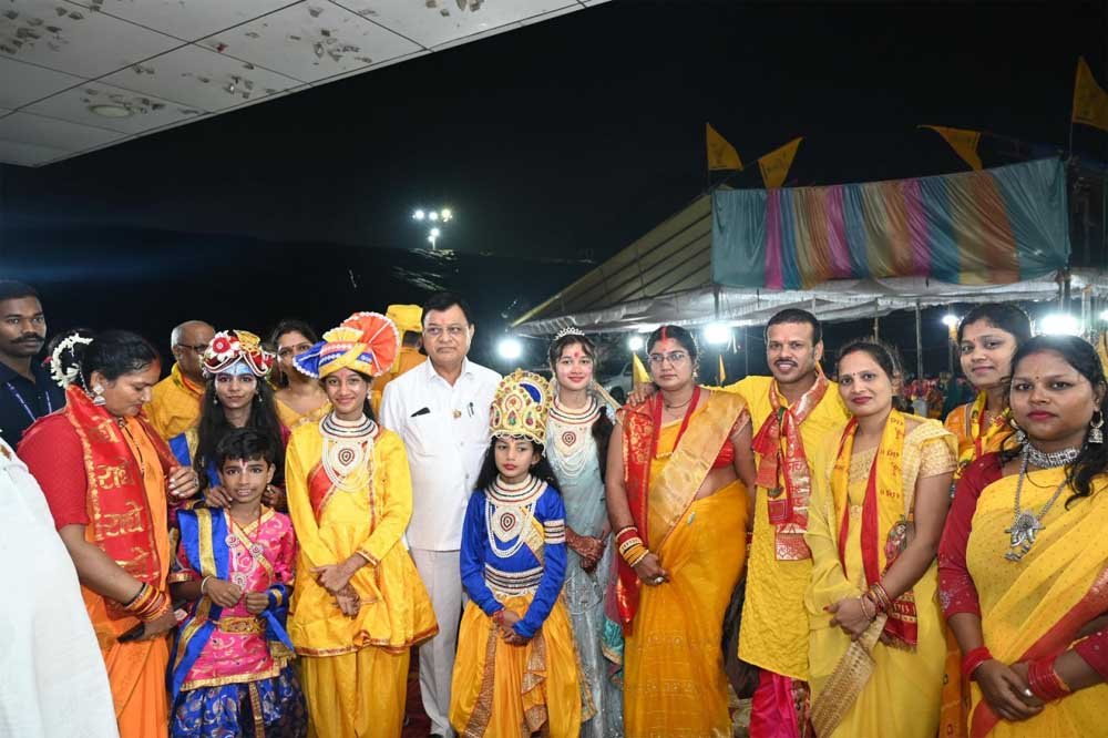 जय श्रीकृष्ण के जयकारों से गूंजा शहर, यादव समाज की भव्य शोभायात्रा में मंत्री लखन लाल देवांगन ने की शिरकत 1 Dev jpg333