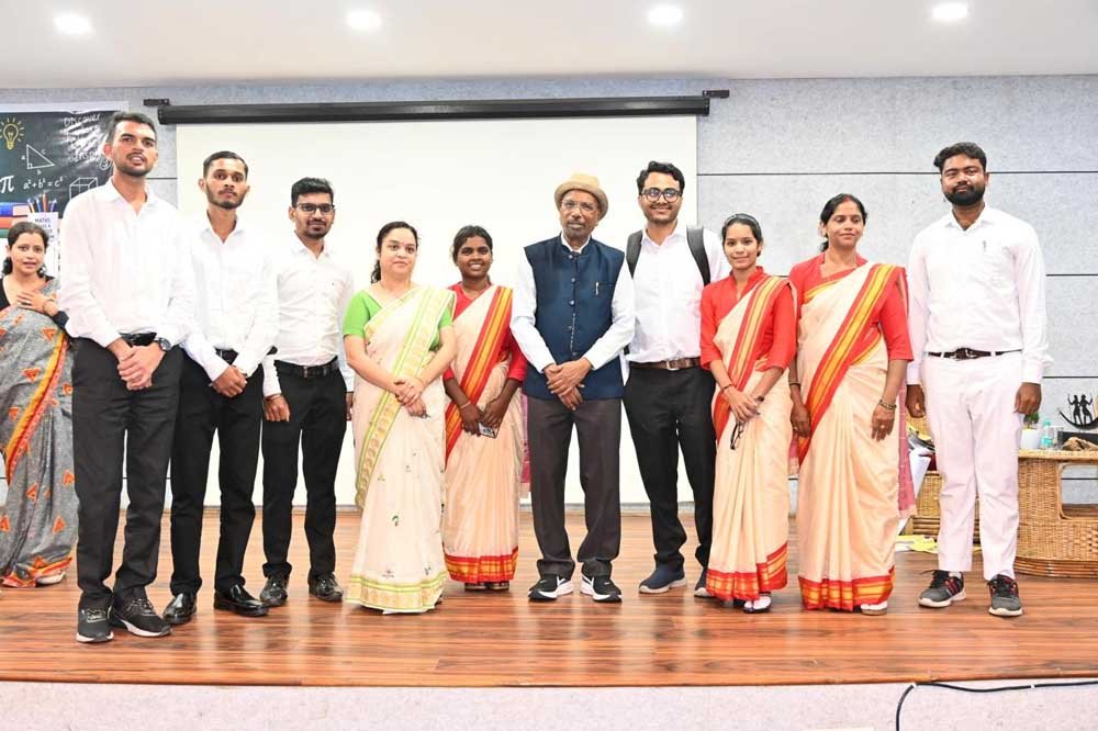 रीजनल साइंस सेंटर में दो दिवसीय ‘द आर्ट ऑफ टीचिंग मैथमेटिक्स : फ्रॉम फीयर टू फैसिनेशन’ इंटरैक्टिव सत्र का आयोजन 1 Grup