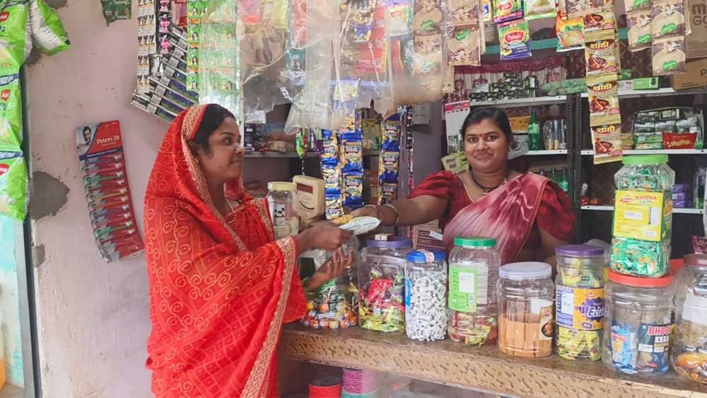 सेवा संकल्प अभियान: प्रधानमंत्री श्री नरेन्द्र मोदी के ‘लखपति दीदी’ संकल्प से आत्मनिर्भरता की राह पर रानू कैवर्त 1 Lakh 01