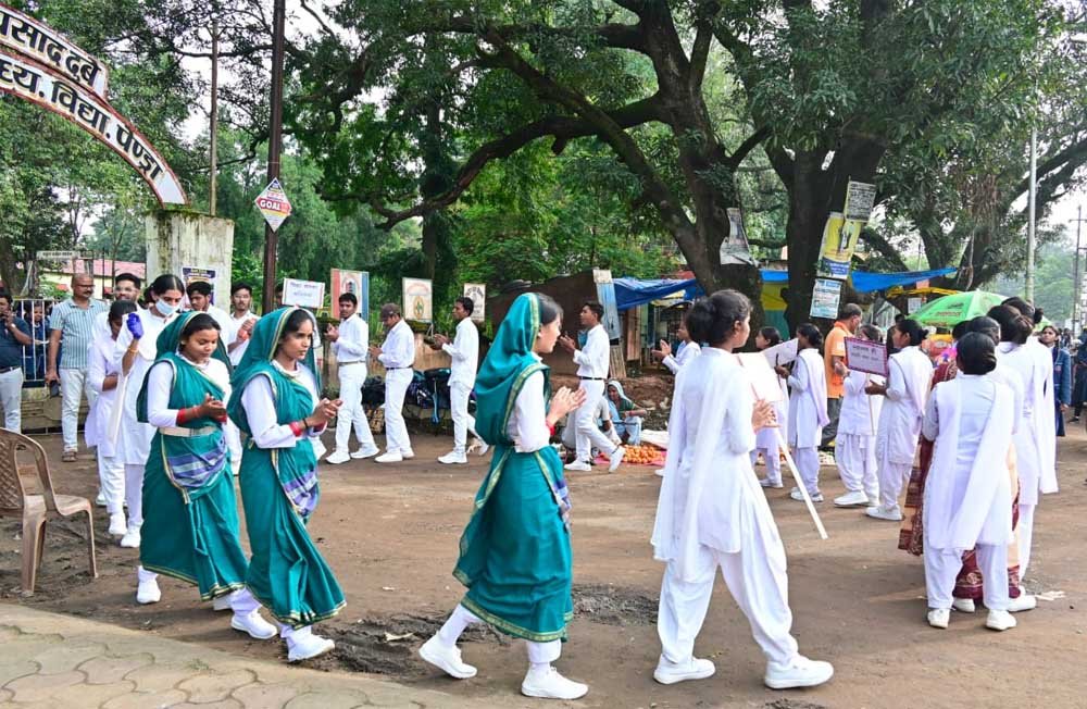 सेवा संकल्प अभियान के तहत नुक्कड़ नाटक और रंगोली से विद्यार्थियों ने दिया जागरूकता एवं राष्ट्र निर्माण का संदेश 1 Nukad 01 1