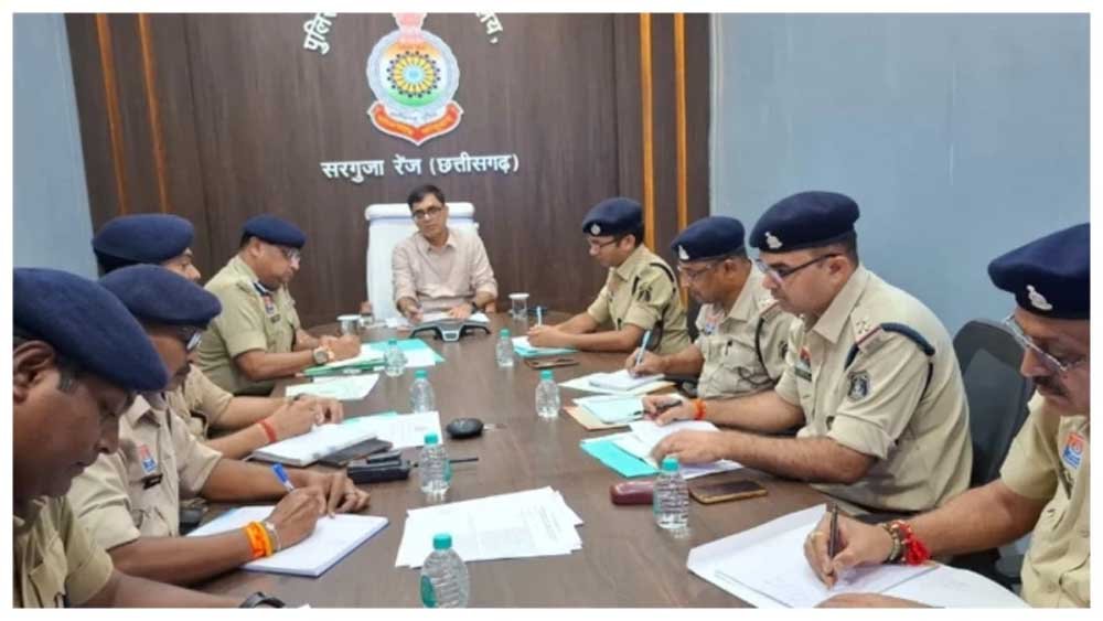 अपराधियों को IG की दोटूक चेतावनी- हथियार लहराया तो सीधे जेल, चाकूबाजी पर होगी कड़ी कार्रवाई 1 ambikapur 01 2