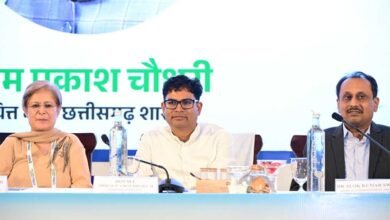 नवा रायपुर में देशभर से आए कैंसर विशेषज्ञों का किया स्वागत, चिकित्सा क्षेत्र में शोध और विशेषज्ञ सेवाओं को बढ़ावा देने पर दिया जोर 2 cHOUDRY 01