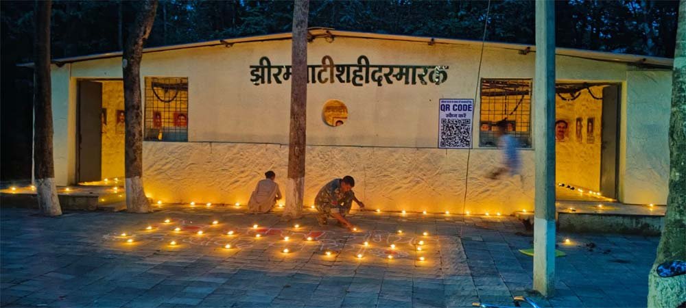 'बस्तर सेवा संकल्प अभियान' के तहत शहीदों की याद में 1986 स्थानों पर जलाए गए दीये 1 iya 0