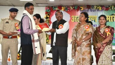 शिक्षकों की भूमिका सिर्फ पढ़ाने तक सीमित नहीं, वे पीढ़ी का निर्माण करते हैं: रामविचार नेताम 2 nETAM 03