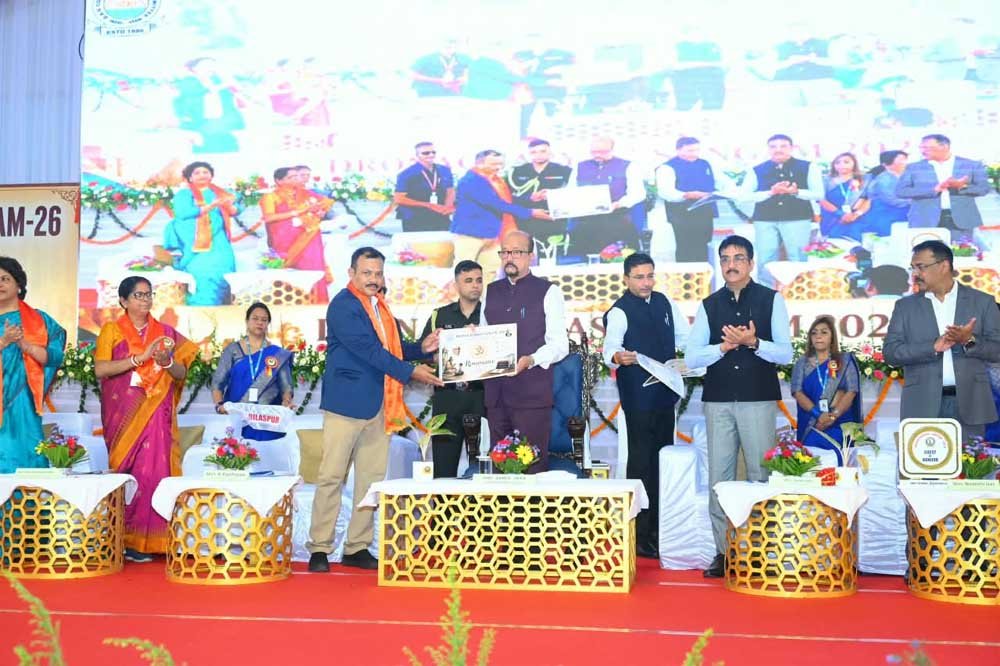 राज्यपाल रमेन डेका ‘द्रोणाचार्य संगम-2026’ में हुए शामिल, कहा-समय का सदुपयोग और परिश्रम ही सफलता की कुंजी 1 tHEKA 01