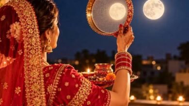 करवा चौथ पर बनेंगे दो शुभ योग, वैवाहिक जीवन में प्रेम और सुख-समृद्धि के लिए जानें खास बातें 4 115 15