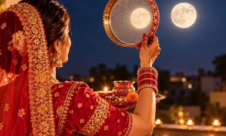 करवा चौथ पर बनेंगे दो शुभ योग, वैवाहिक जीवन में प्रेम और सुख-समृद्धि के लिए जानें खास बातें 9 115 15