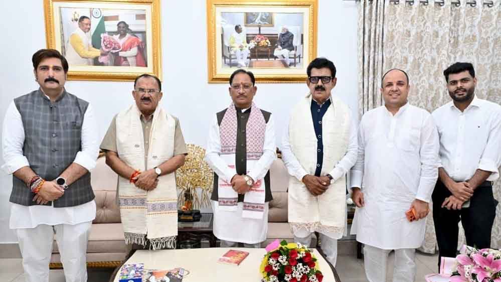 मुख्यमंत्री विष्णु देव साय से राजस्थान विधानसभा अध्यक्ष वासुदेव देवनानी ने की सौजन्य भेंट 1 22 A 67