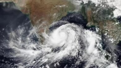 चक्रवाती तूफान से बढ़ी चिंता, कई इलाकों में भारी बारिश की चेतावनी; स्कूल-कॉलेजों पर भी असर 2 27 20