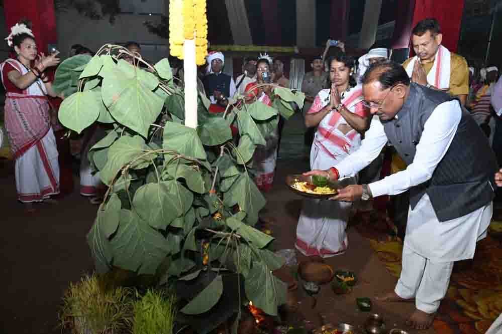 ऐसे आयोजन नई पीढ़ी को अपनी संस्कृति और परंपराओं से जोड़ने का सशक्त माध्यम : मुख्यमंत्री साय 1 28A 1