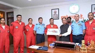 मुख्यमंत्री विष्णुदेव साय ने सारंग टीम का किया स्वागत, बोले- युवाओं में देशभक्ति और राष्ट्रसेवा की भावना होगी मजबूत 2 28A 142 1