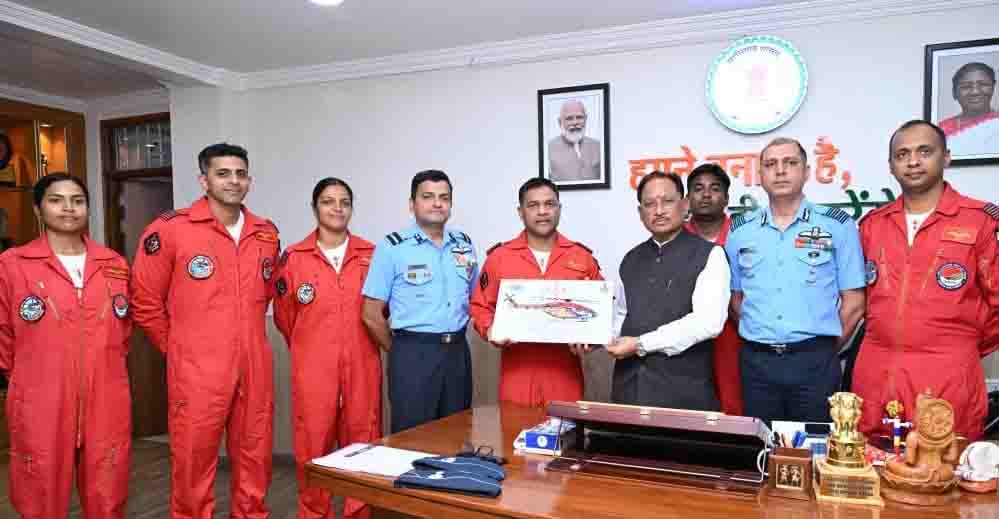 मुख्यमंत्री विष्णुदेव साय ने सारंग टीम का किया स्वागत, बोले- युवाओं में देशभक्ति और राष्ट्रसेवा की भावना होगी मजबूत 1 28A 142 1