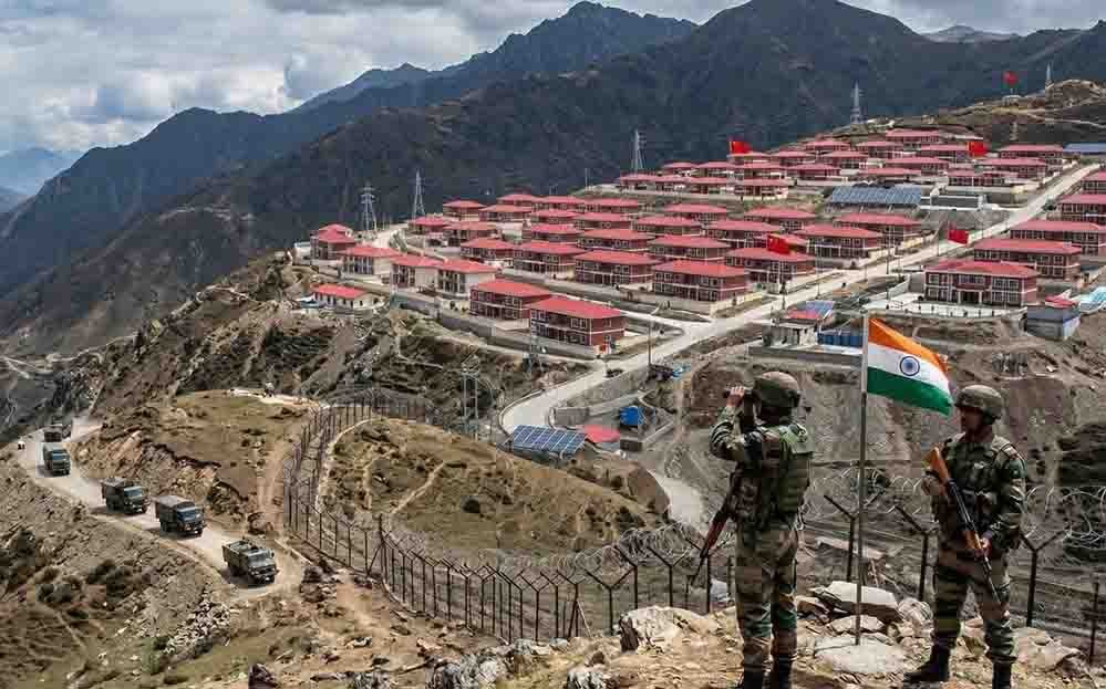 चीन ने सीमा के पास बनाए सड़कें, गांव और हेलीपैड, अरुणाचल के ताकसिंग में भारत के सामने क्या हैं चुनौतियां? 1 28A 242