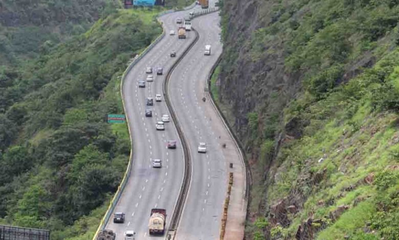 Goods Vehicle Ban: 1 नवंबर से बदलेगा एक्सप्रेस-वे का नियम, मालवाहक वाहनों की एंट्री बंद; जानें किन्हें मिलेगी अनुमति 5 2A 79