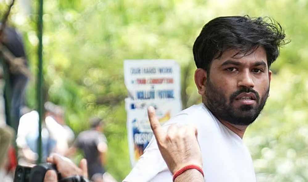 ज्ञानेश कुमार के खिलाफ प्रदर्शन में मौत के बाद बढ़ा विवाद, अभिजीत दीपके पर मर्डर केस को लेकर उठे सवाल 1 5A 74