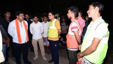 कवर्धा-बेमेतरा रोड पर पशुओं का जमावड़ा देख विजय शर्मा सख्त, अधिकारियों की लगाई क्लास 2 7A 173 1