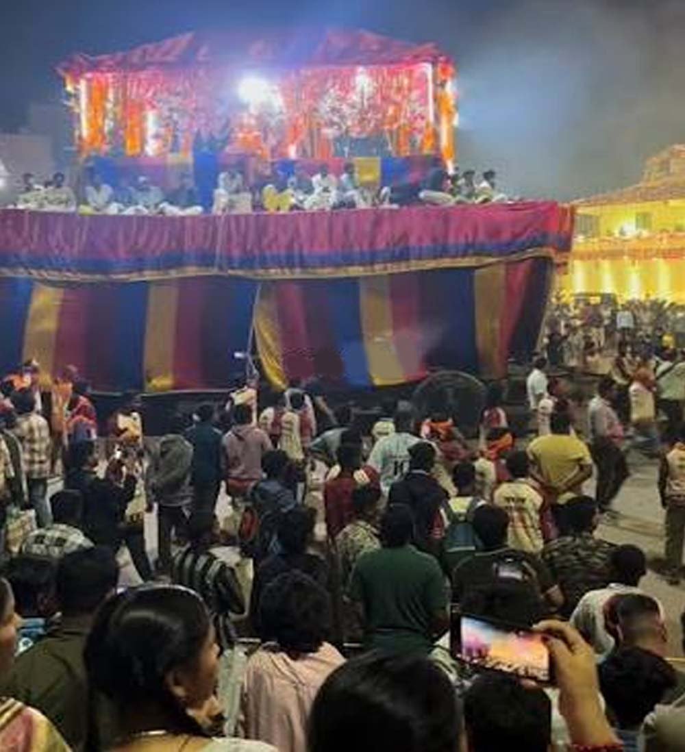 बस्तर में रथ परिक्रमा के दौरान हंगामा, JCB से खींचा गया रथ 1 Chhattisgarh News 01 1 14
