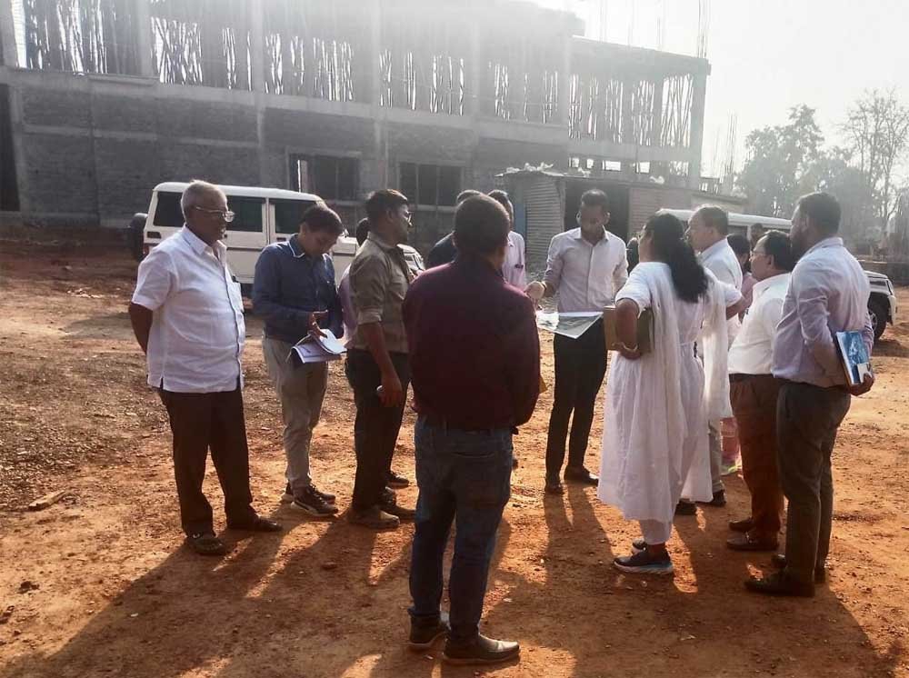 निर्माण कार्यों की समीक्षा: सचिव ने संयुक्त जिला कार्यालय भवन और PWD आवासीय परिसर का लिया जायजा 1 PWD 06