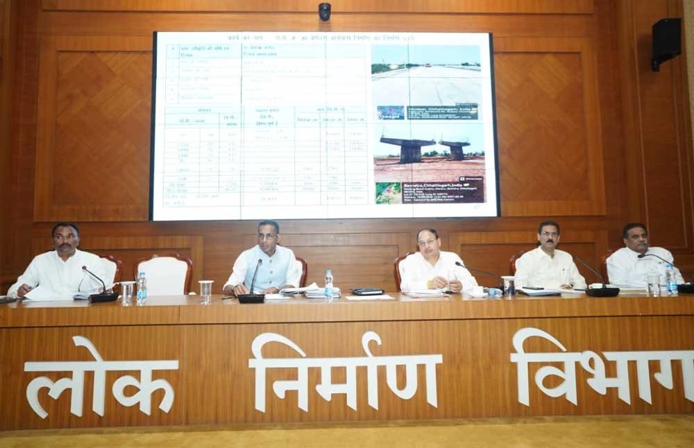 वर्किंग सीजन का पूरा उपयोग करने पीडब्लूडी तैयार, विभागीय सचिव ने निर्माणाधीन और स्वीकृत पुलों एवं राष्ट्रीय राजमार्गों के कार्यों की समीक्षा की 1 Pwd