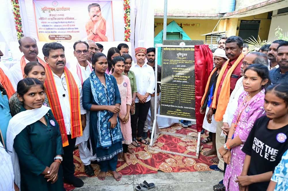उप मुख्यमंत्री ने 40 लाख रुपए के विकास कार्यों की घोषणा की, कॉलेज में स्मार्ट बोर्ड, इंटरनेट और एआई सुविधाओं के विस्तार की पहल 1 Rajesh 03