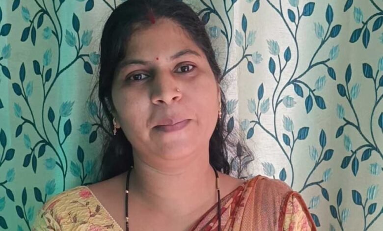 स्व-सहायता समूह से जुड़कर आत्मनिर्भर बनीं दुर्ग की सोनिया साहू बैंक सखी के रूप में दे रही हैं सेवाएं 1 bindiya copy