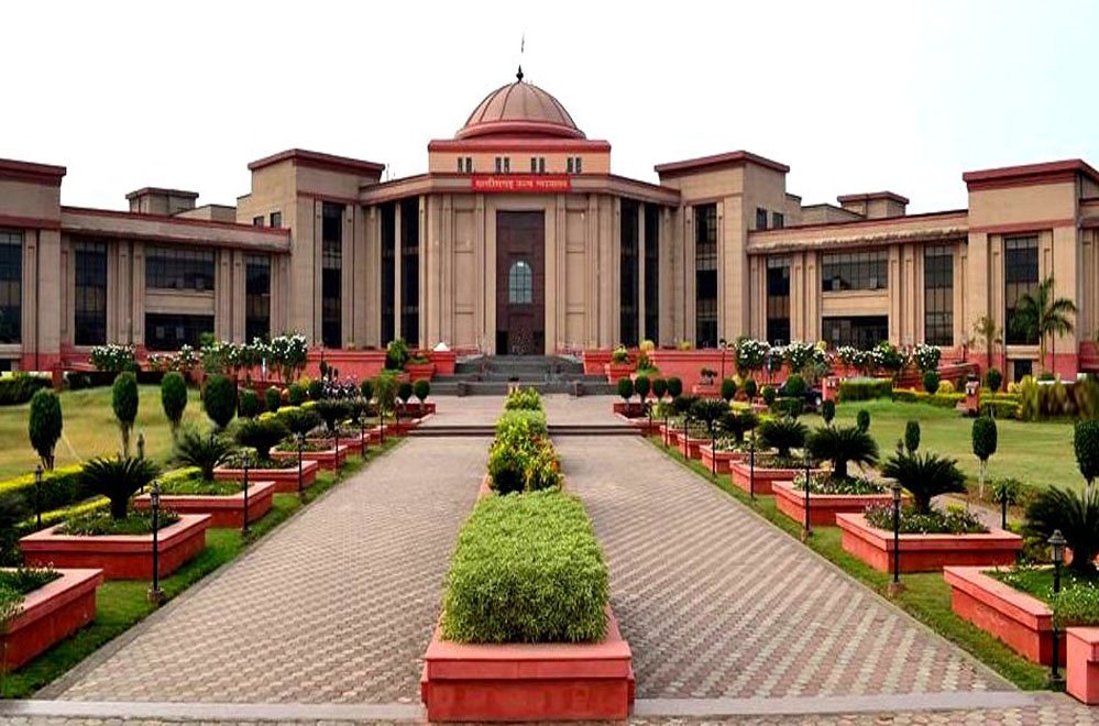 छत्तीसगढ़ हाईकोर्ट की अहम टिप्पणी, केवल मारपीट के आधार पर आत्महत्या के लिए उकसाने का दोष साबित नहीं होता 1 court Bilaspur High A 37 1 1