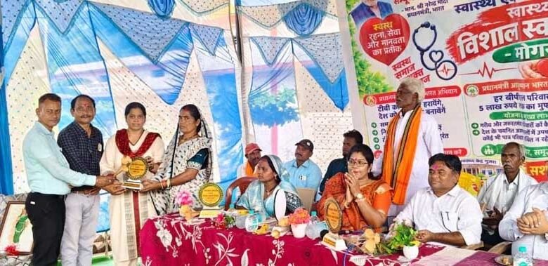 धमतरी जिला के मोंगरागहन में मेगा स्वास्थ्य शिविर का आयोजन 9 dhamtri