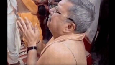 मां दुर्गा के दरबार में भावुक हुए TMC सांसद कल्याण बनर्जी 2 kalyan